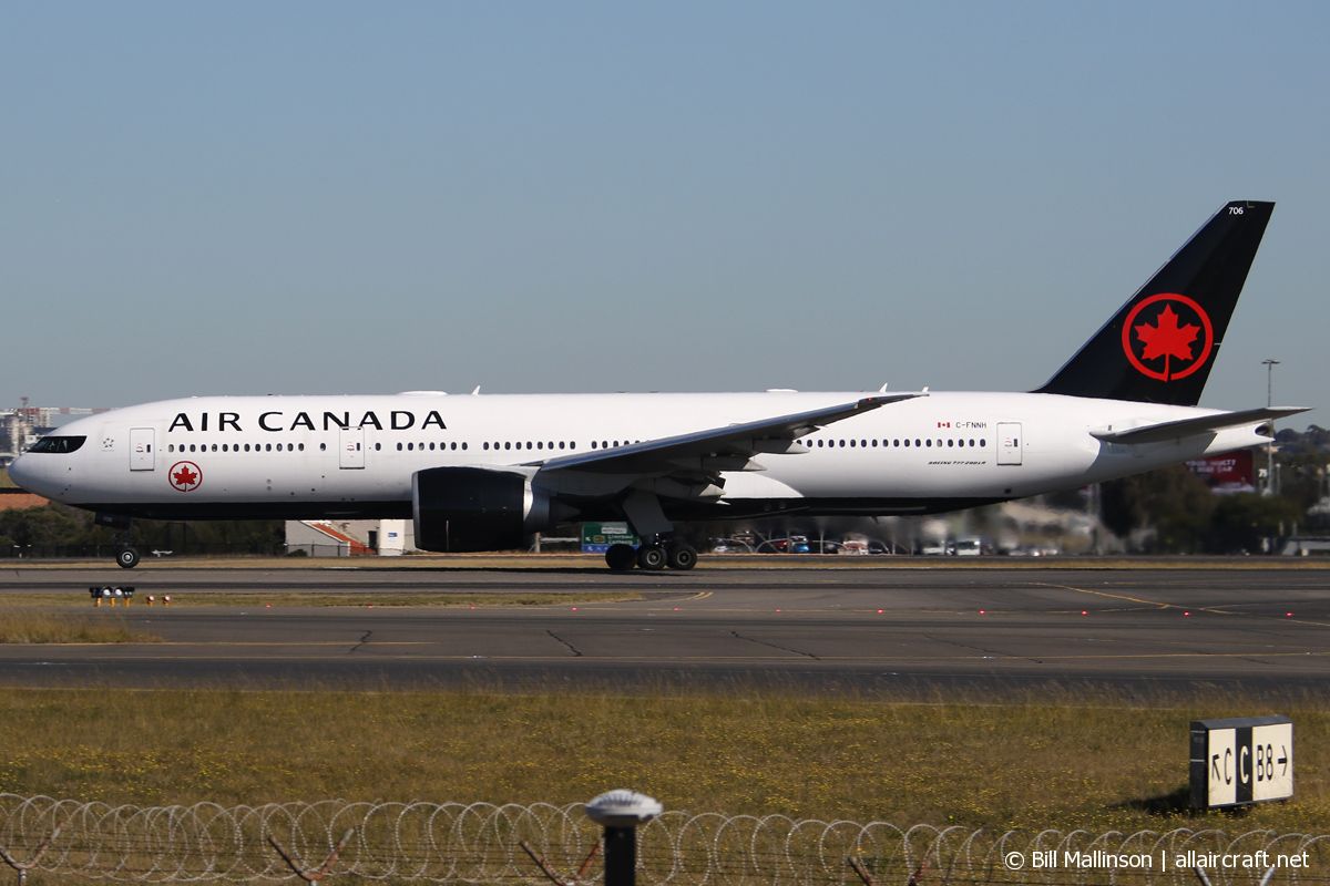 C-FNNH (cn 35247) Boeing 777-233LR