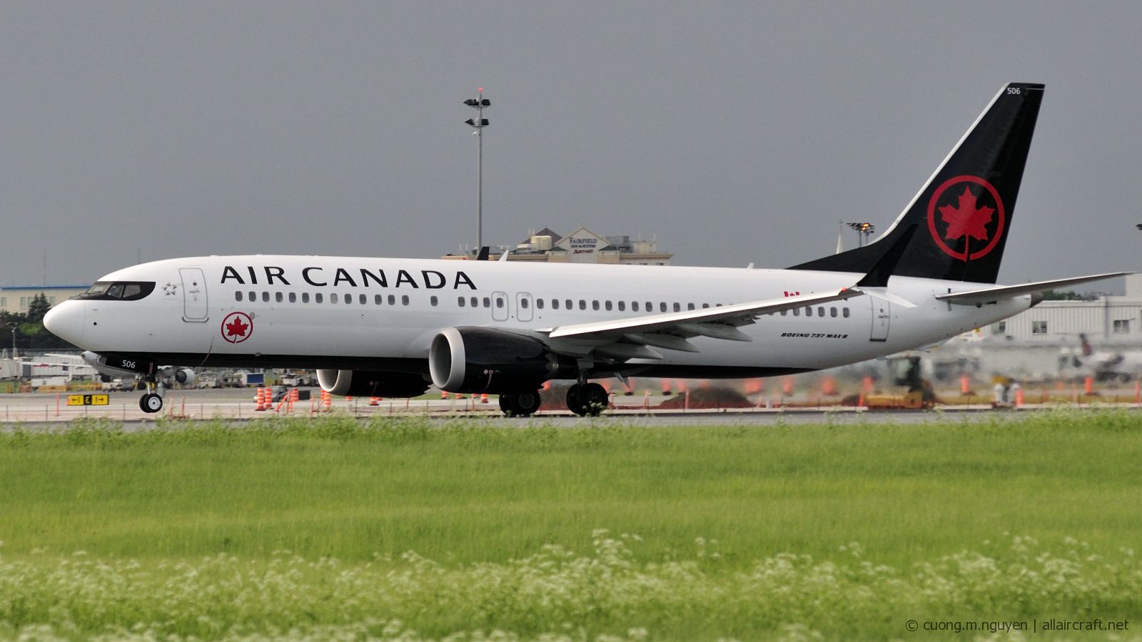 C-FSEQ · Boeing 737-8 MAX · (YUL / CYUL)