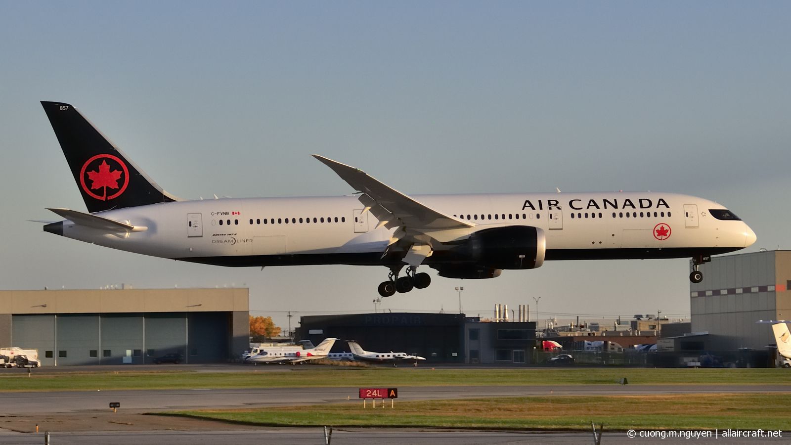 C-FVNB · Boeing 787-9 Dreamliner · (YUL / CYUL)