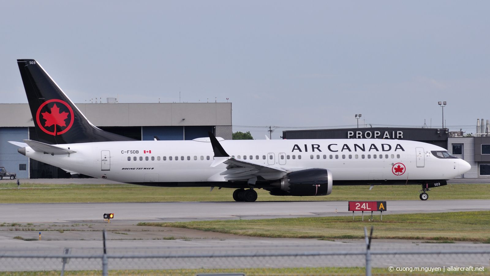 C-FSDB (cn 61210) Boeing 737-8 MAX