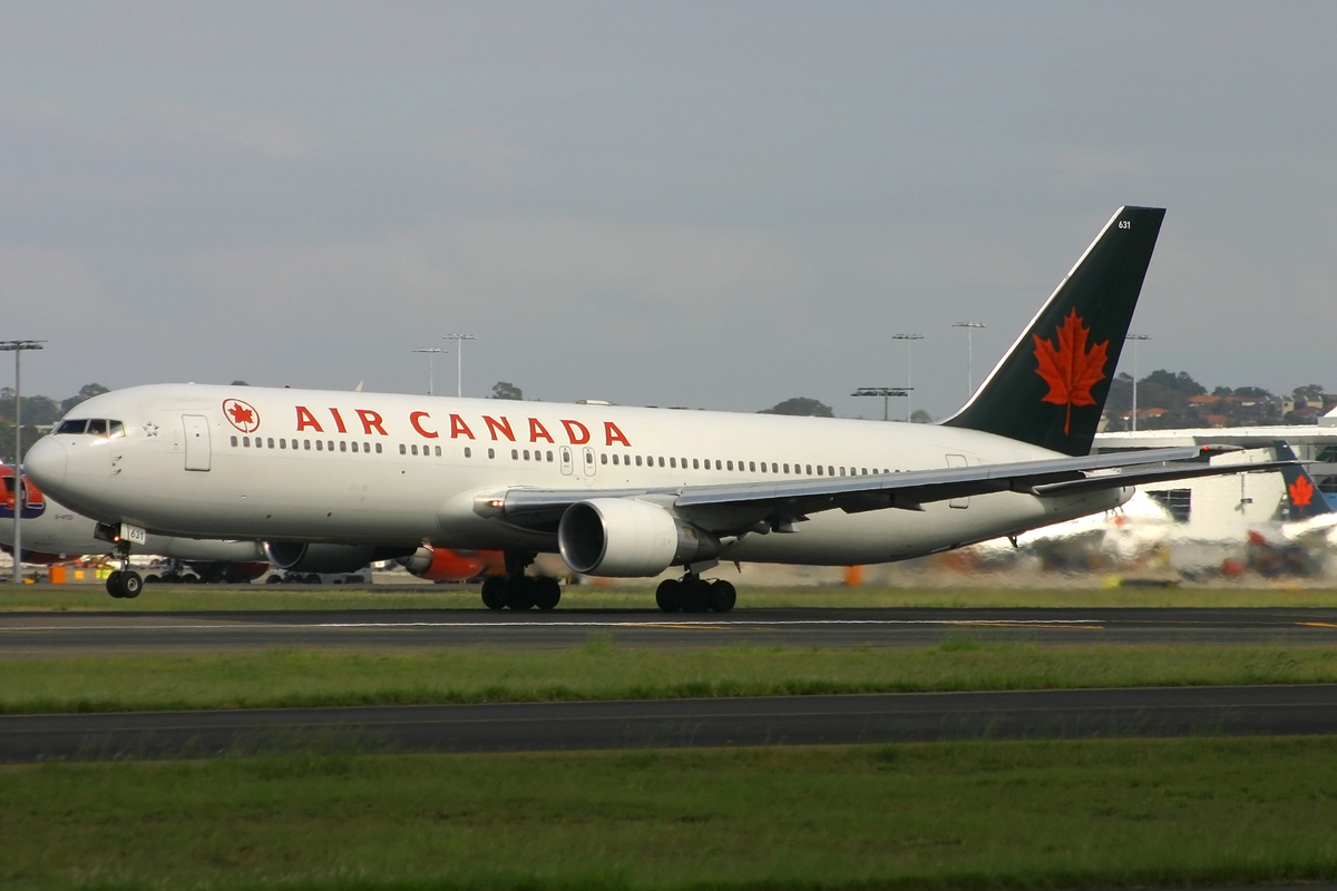C-FMWP (25583) 1993 Boeing 767-333(ER)