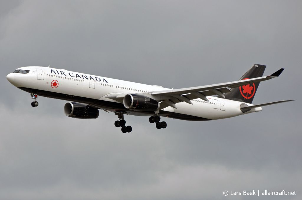 C-GHKW (408) 2001 Airbus A330-343