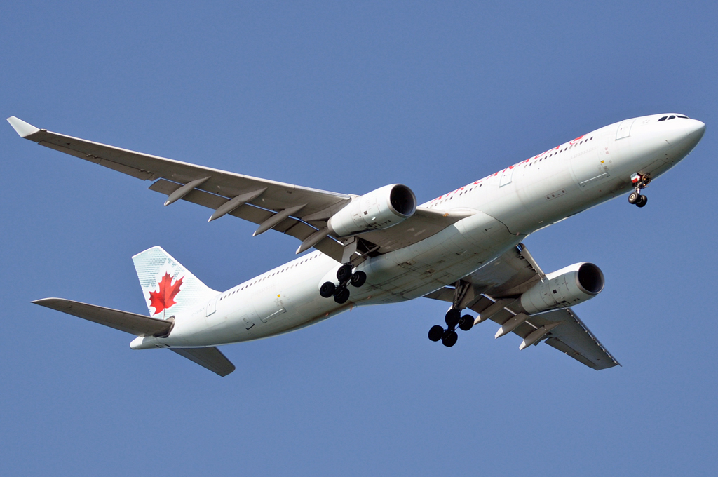 C-GHKX (412) 2001 Airbus A330-343