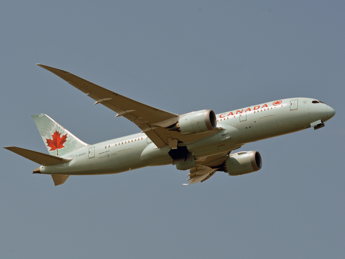 C-GHQQ (cn 35263) Boeing 787-8