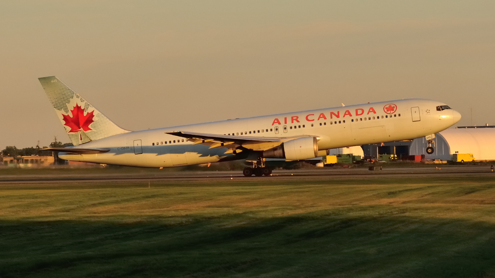 C-GBZR (25404) 1992 Boeing 767-38E(ER)