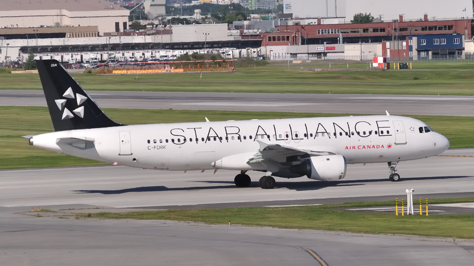C-FDRK · Airbus A320-211 · (YUL / CYUL)