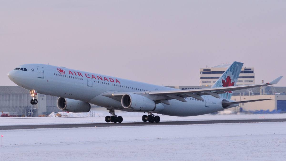 C-GHKW (408) 2001 Airbus A330-343