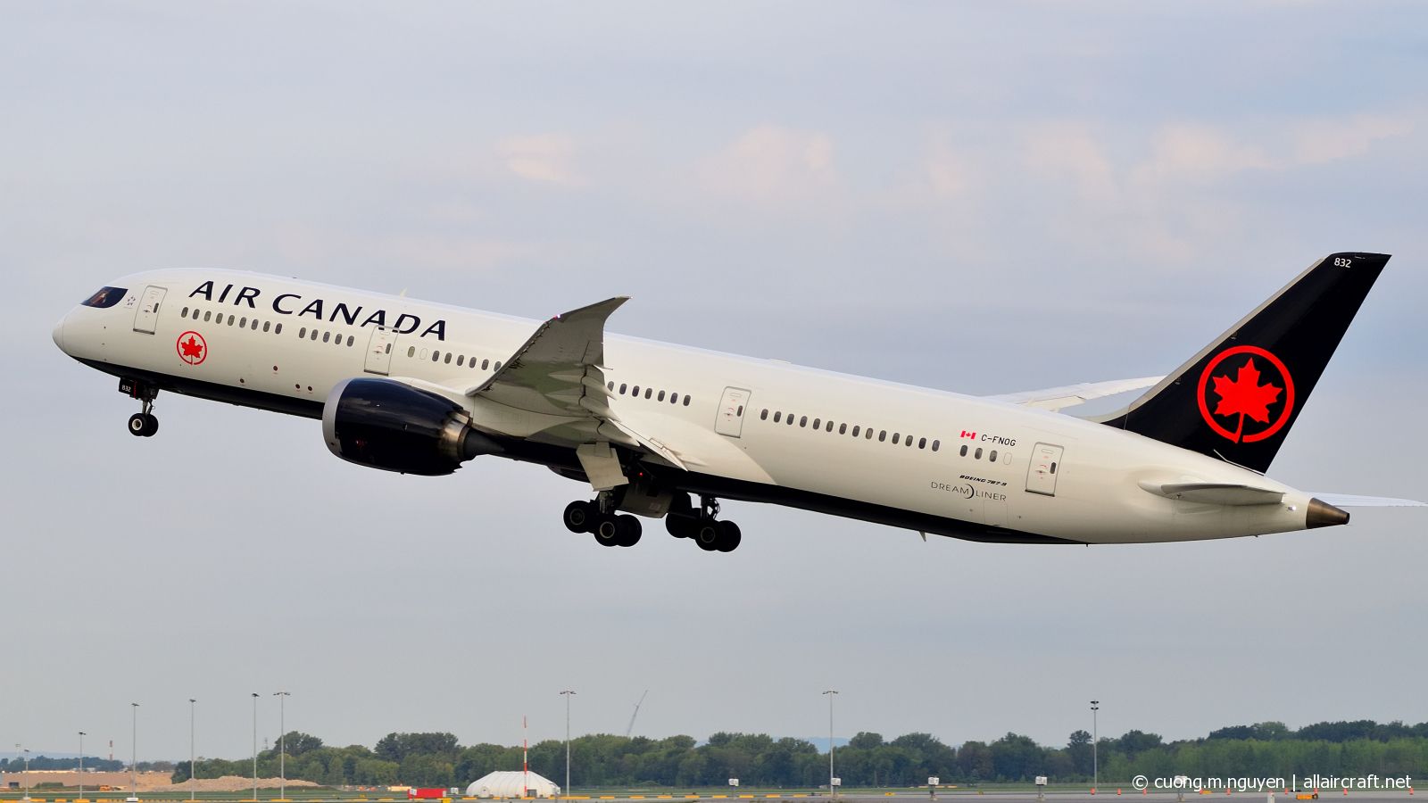 C-FNOG (35266) 2015 Boeing 787-9 Dreamliner