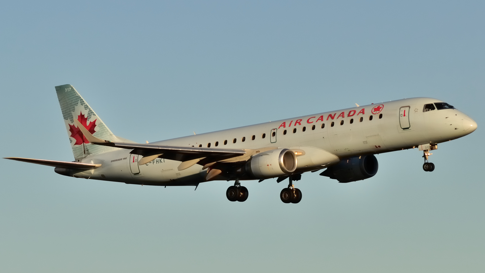 C-FHKI · Embraer 190-100IGW · (YUL / CYUL)
