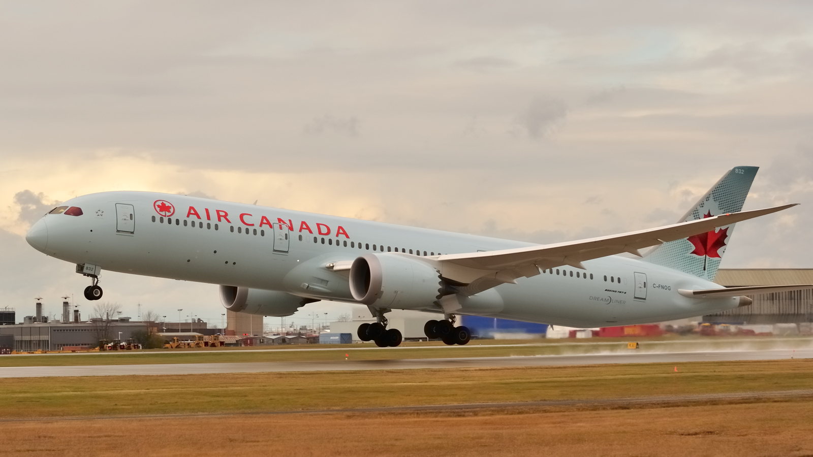 C-FNOG · Boeing 787-9 Dreamliner · (YUL / CYUL)