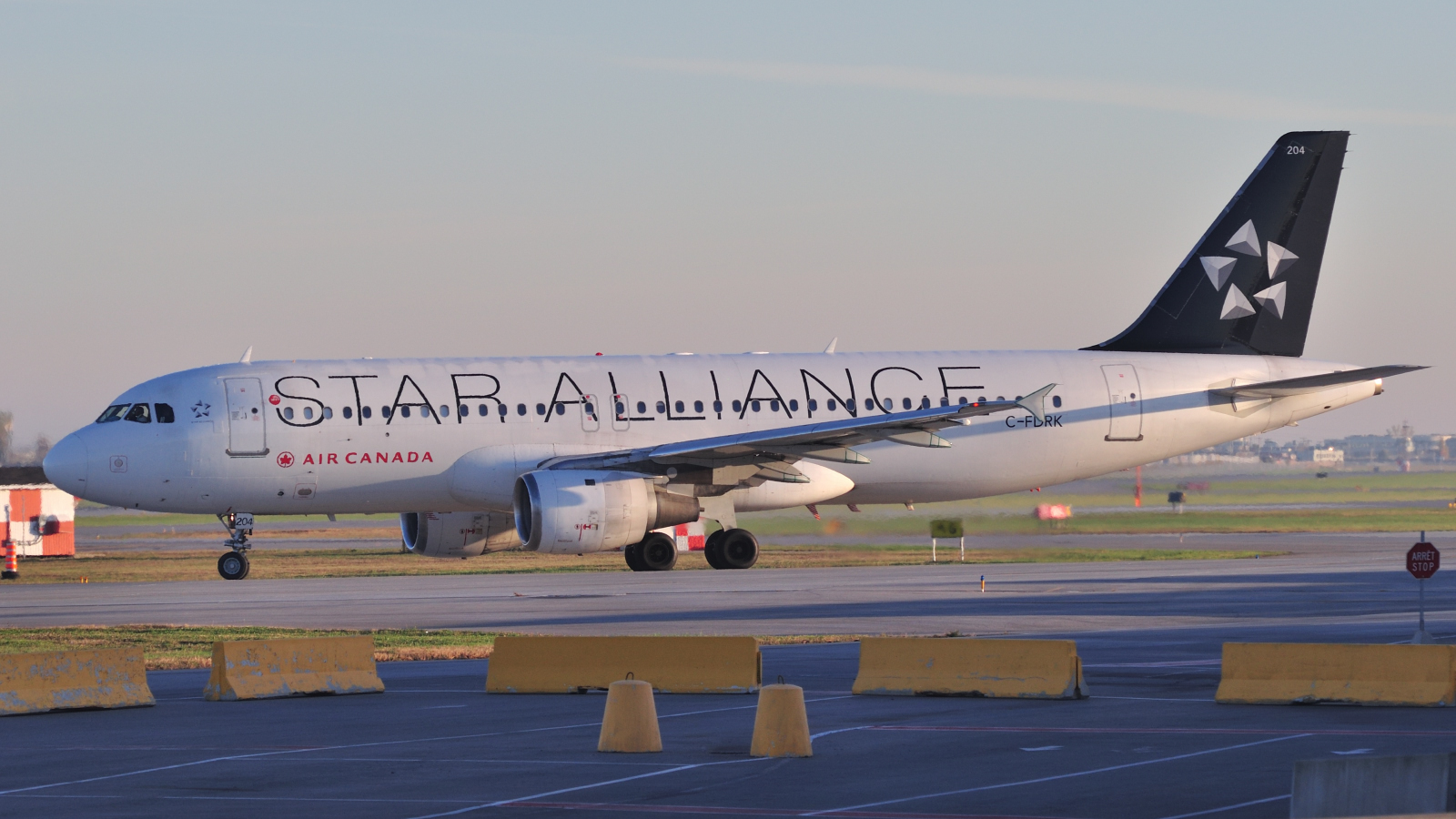 C-FDRK · Airbus A320-211 · (YUL / CYUL)