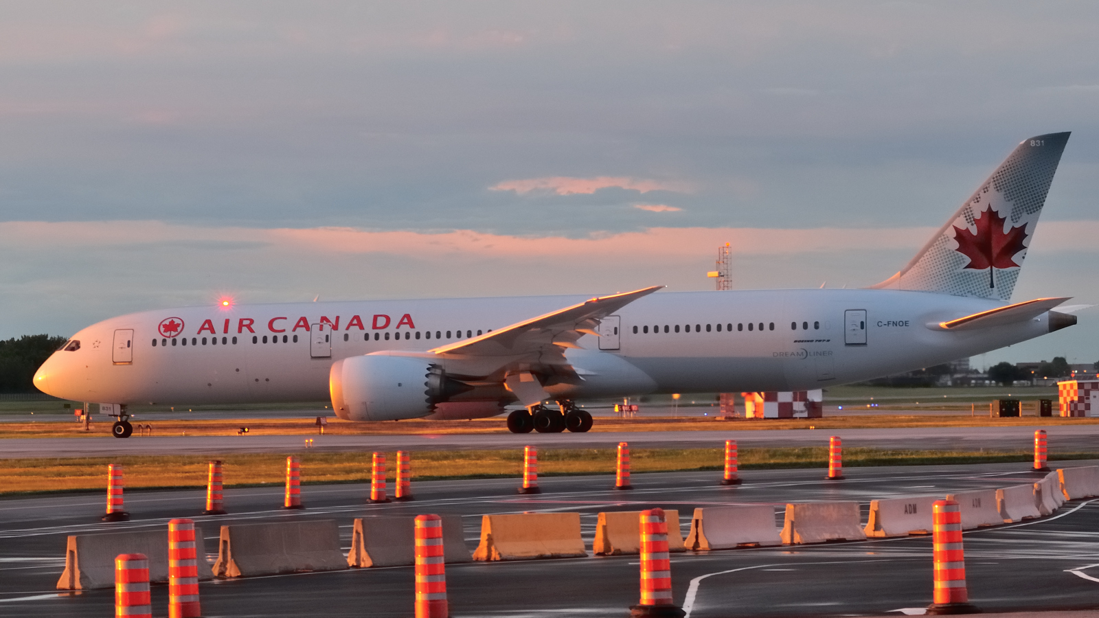 C-FNOE · Boeing 787-9 Dreamliner · (YUL / CYUL)