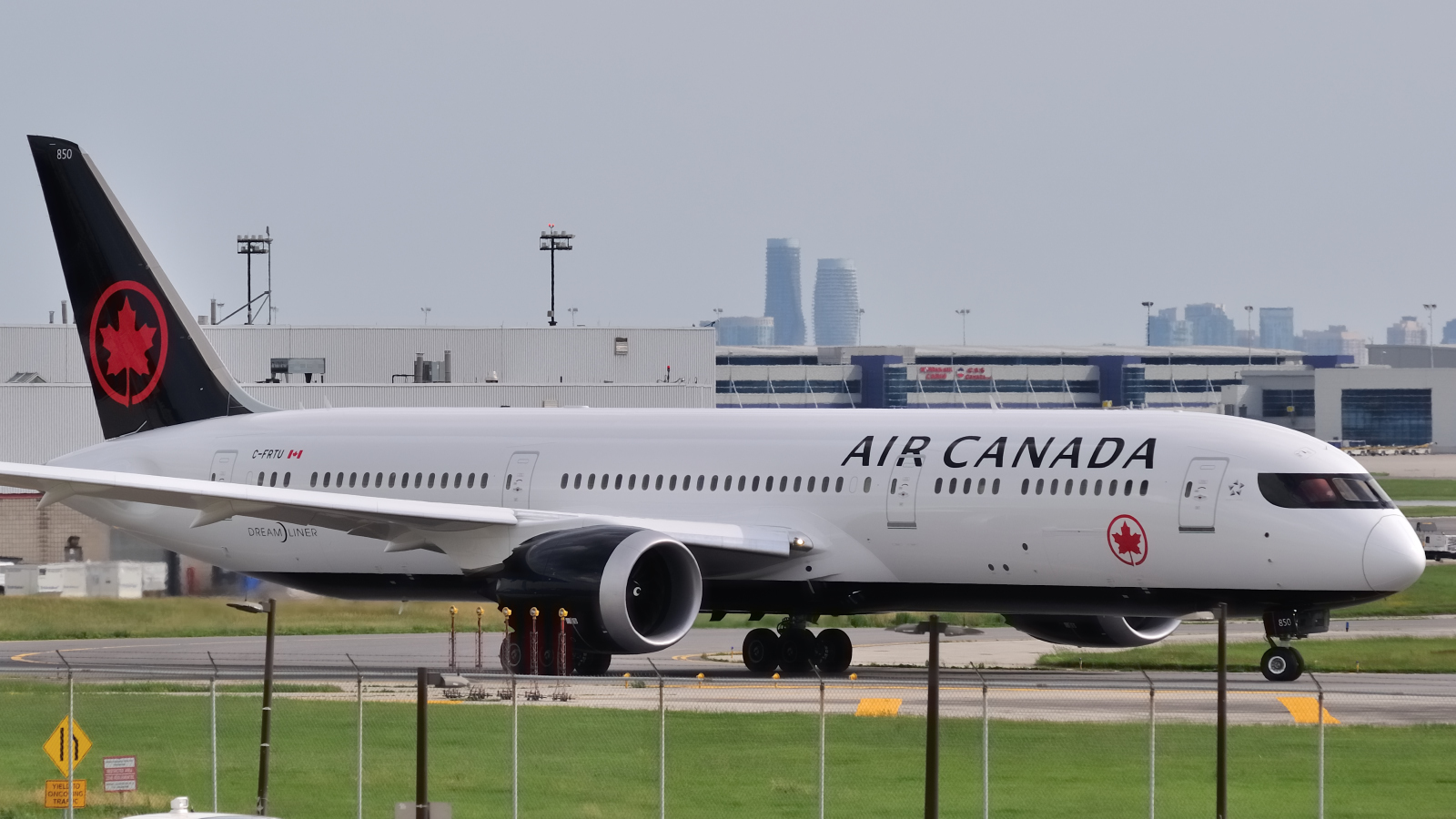 C-FRTU · Boeing 787-9 Dreamliner · (YYZ / CYYZ)
