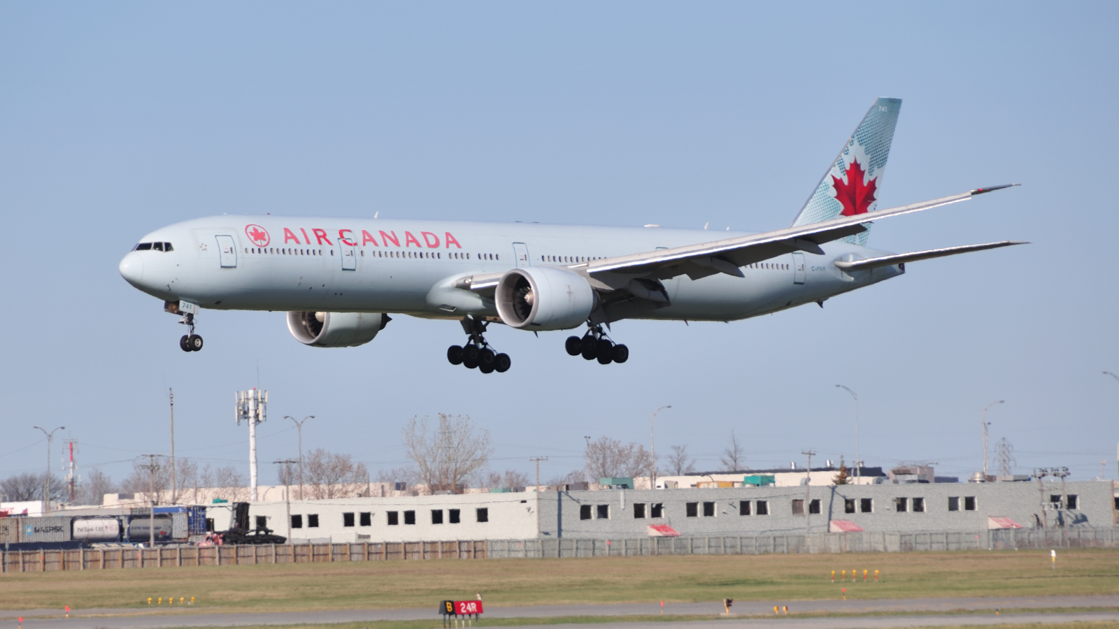 C-FIVR (35241) 2009 Boeing 777-333(ER)