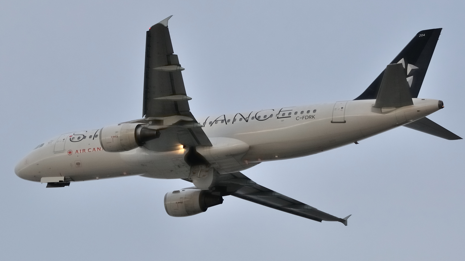 C-FDRK · Airbus A320-211 · (YUL / CYUL)