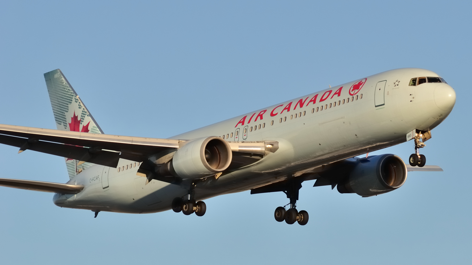 C-FCAF · Boeing 767-375/ER · (YUL / CYUL)