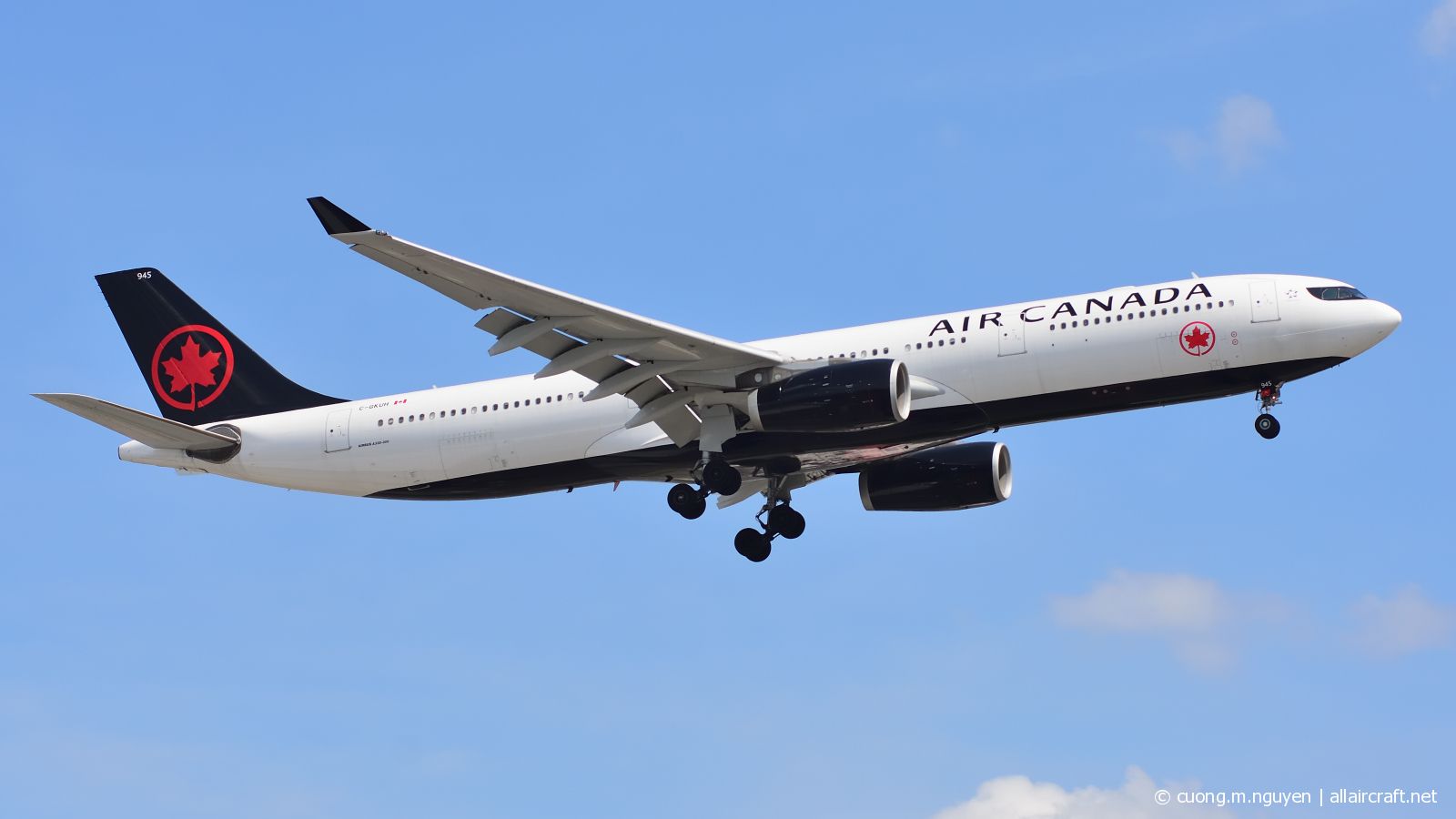C-GKUH · Airbus A330-343 · (YUL / CYUL)