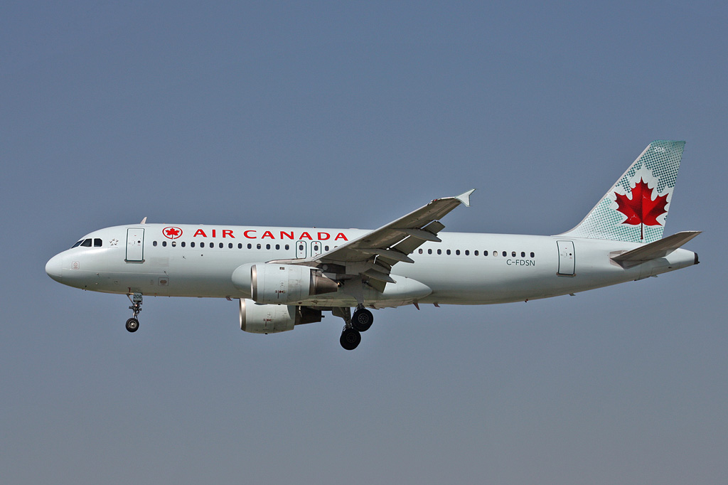 C-FDSN (126) 1990 Airbus A320-211