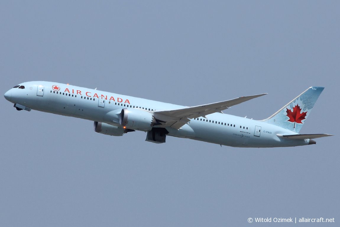 C-FNOI (cn 35268) Boeing 787-9