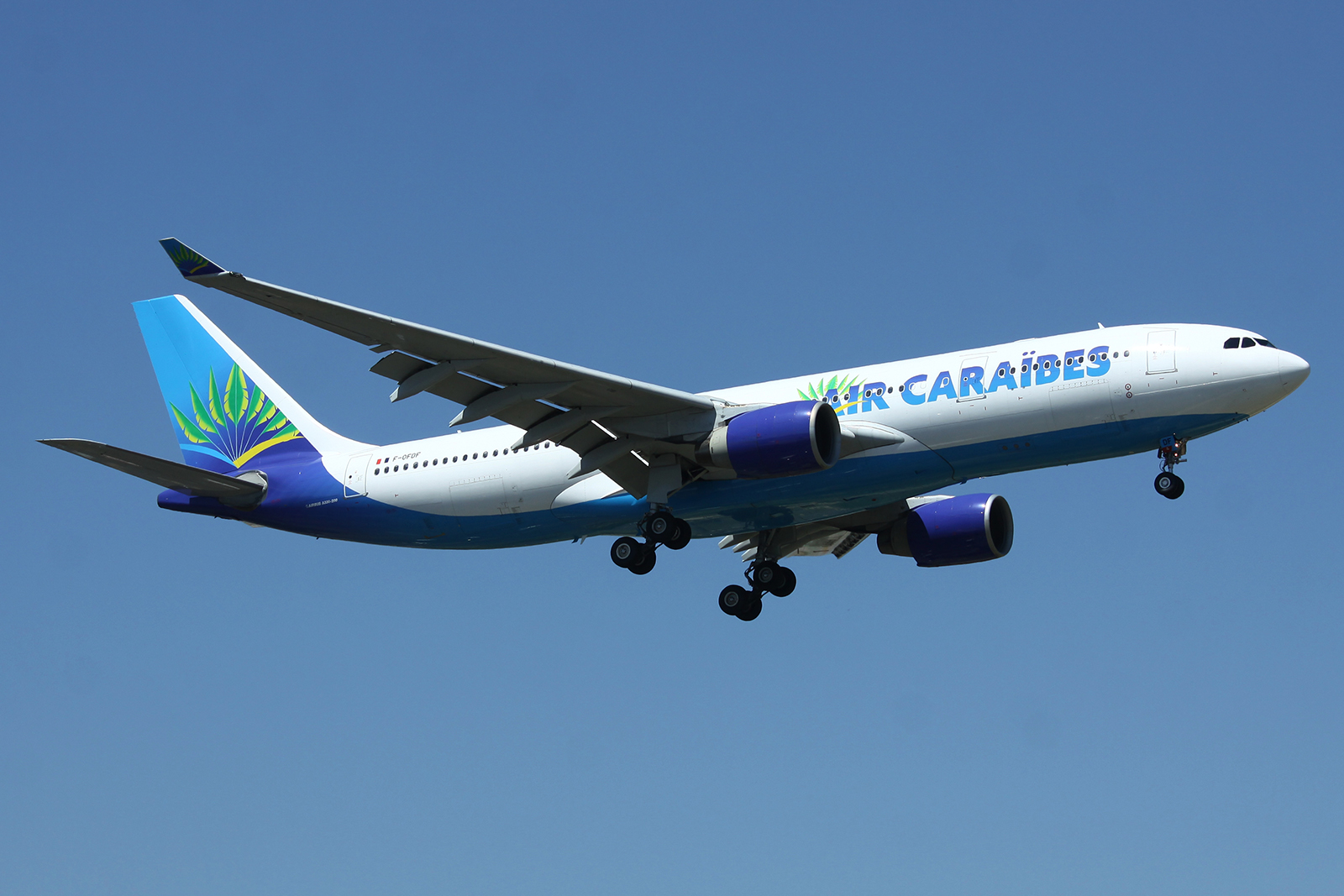 F-OFDF · Airbus A330-223 · (LIS / LPPT)