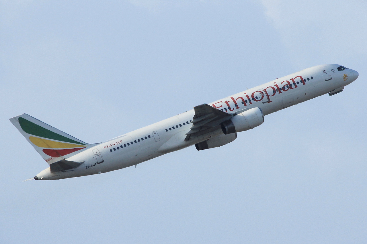 ET-AMT · Boeing 757-23N · (FCO / LIRF)
