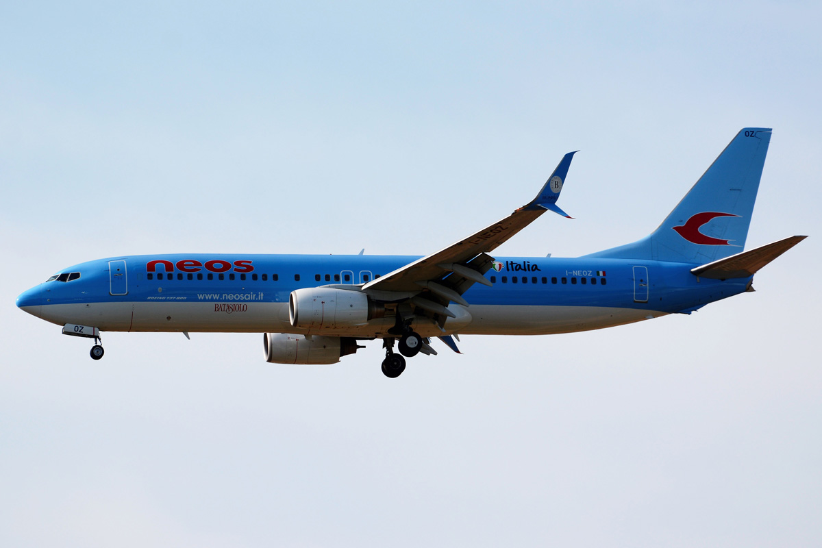 I-NEOZ · Boeing 737-86N(WL) · (IBZ / LEIB)