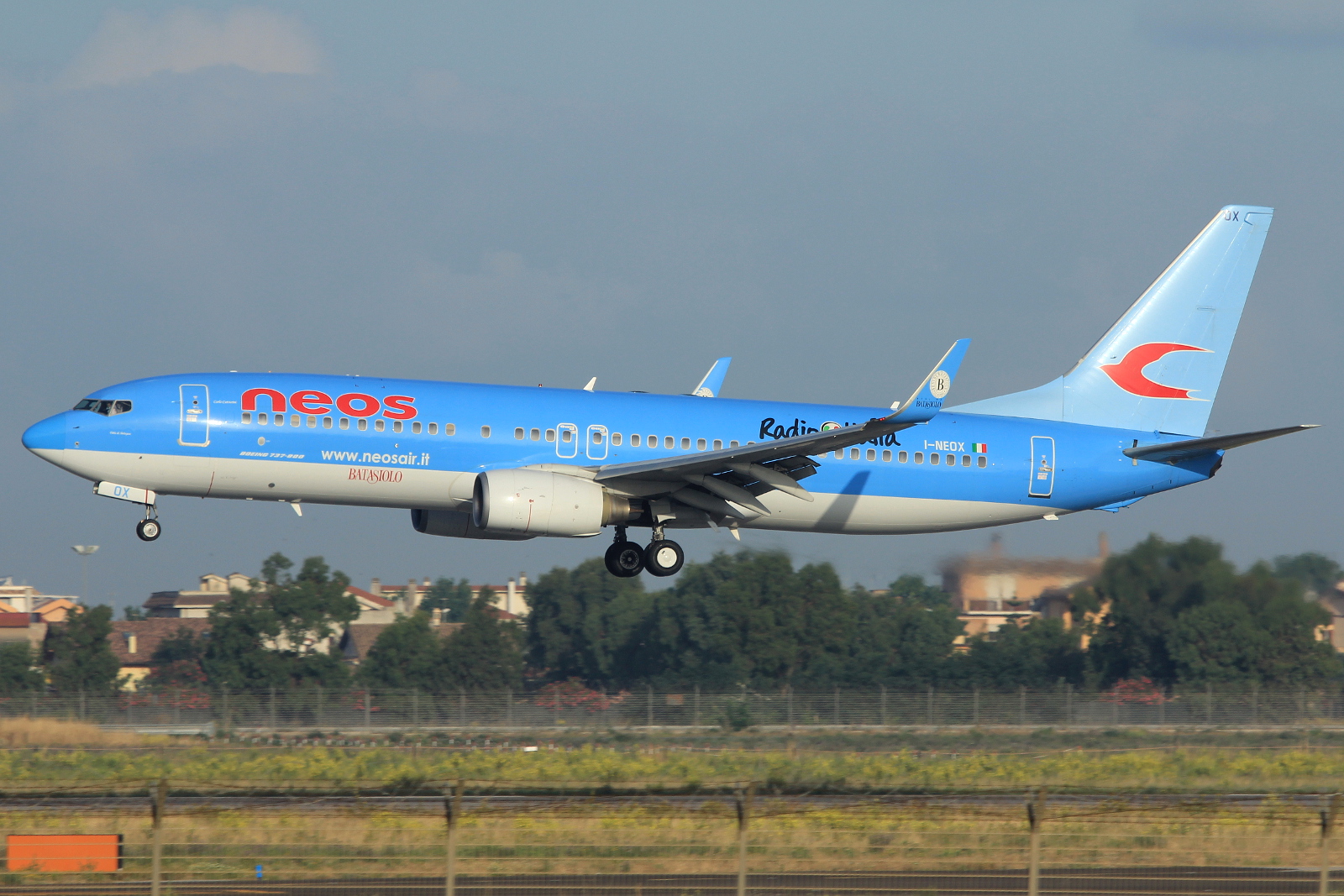 I-NEOX · Boeing 737-86N(WL) · (FCO / LIRF)