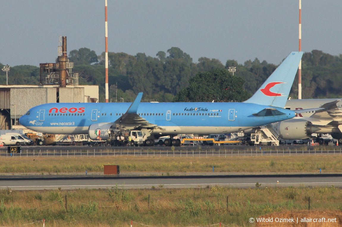 I-NDOF (27610) 1996 Boeing 767-306 ER WL