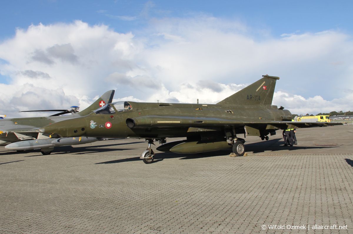 AR-114 (35-1114) 1971 Saab RF-35 Draken