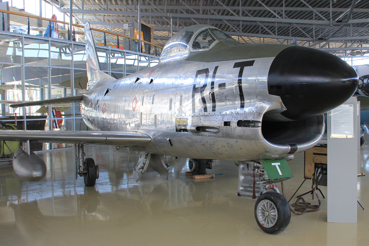 41274 · North American F-86K Sabre · (OSL / ENGM)