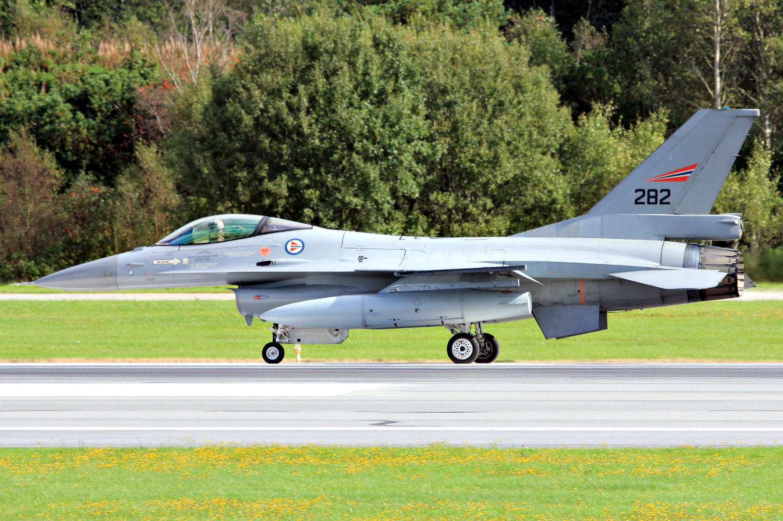282 (6K-11) 1980 General Dynamics F-16AM
