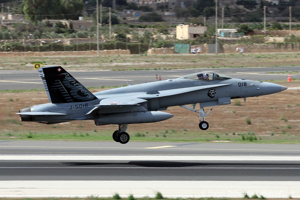 J-5018 1998 McDonnell Douglas F/A-18C Hornet