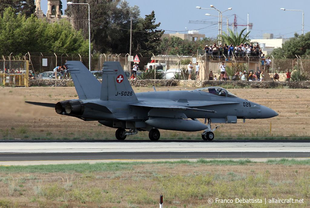 J-5026 (1375) 1999 McDonnell Douglas F/A-18C Hornet