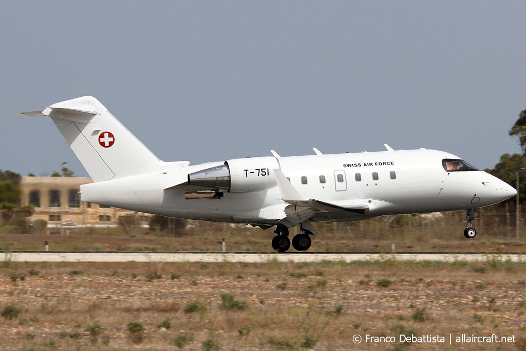 T-751 (5530) 2002 Bombardier Challenger 604