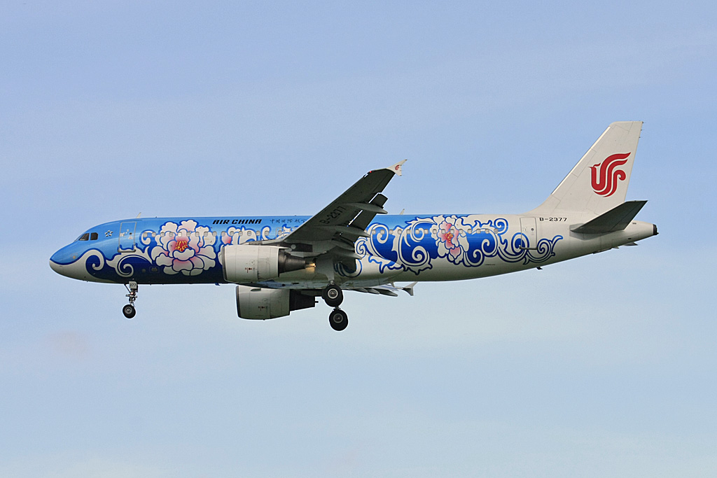 B-2377 · Airbus A320-214 · (SZX / ZGSZ)