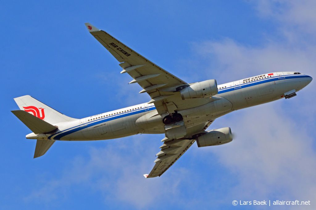 B-6073 · Airbus A330-243 · (CPH / EKCH)