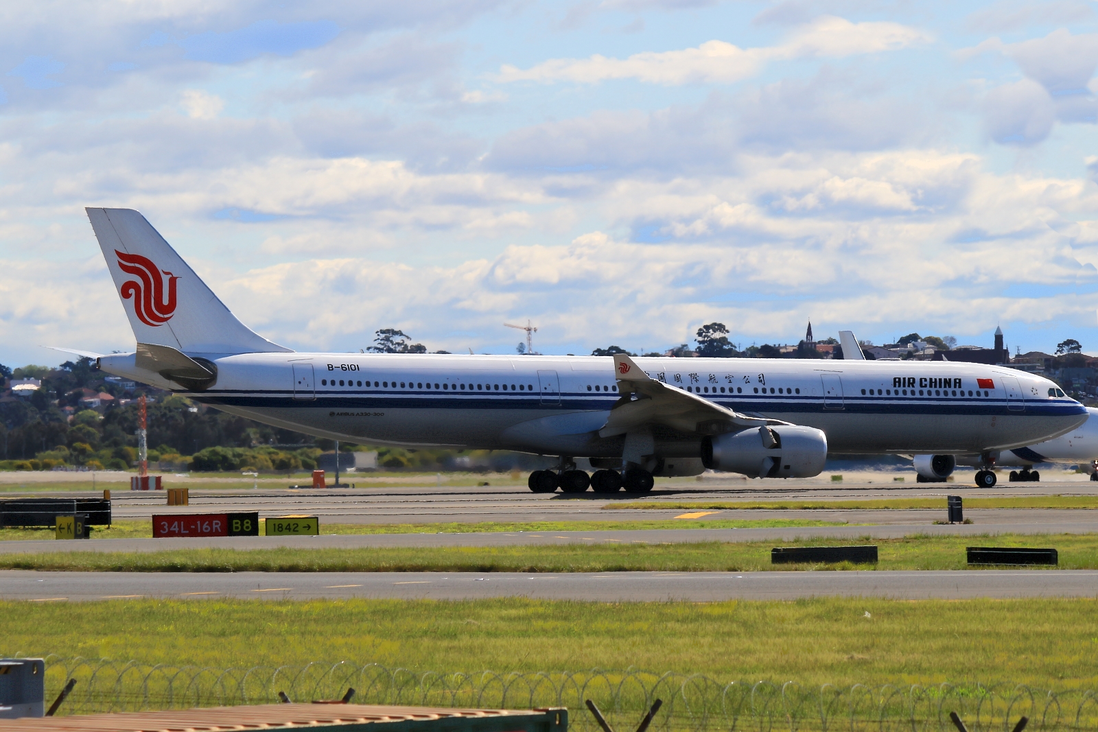 B-6101 · Airbus A330-343 · (SYD / YSSY)