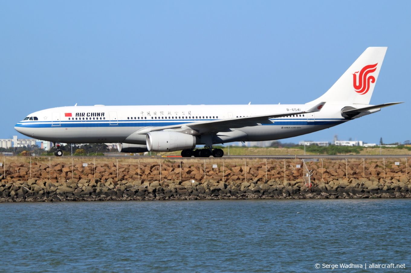 B-6541 · Airbus A330-243 · (SYD / YSSY)