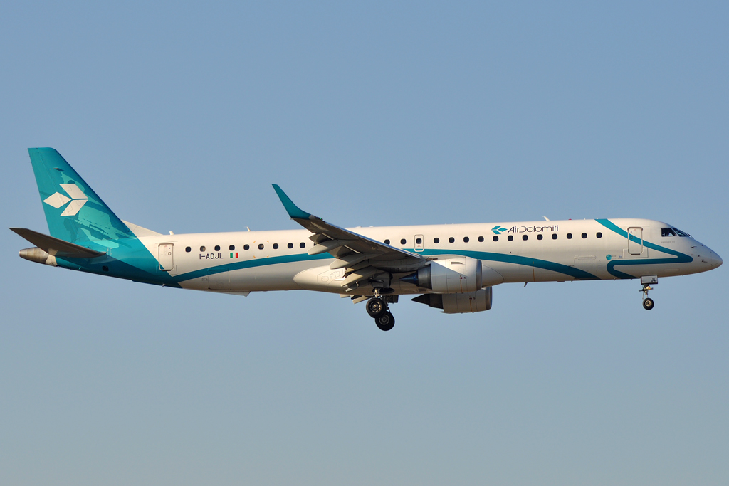 I-ADJL (19000256) 2009 Embraer 190-200LR