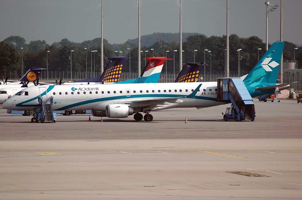 I-ADJK (cn 19000245) Embraer 190-200LR