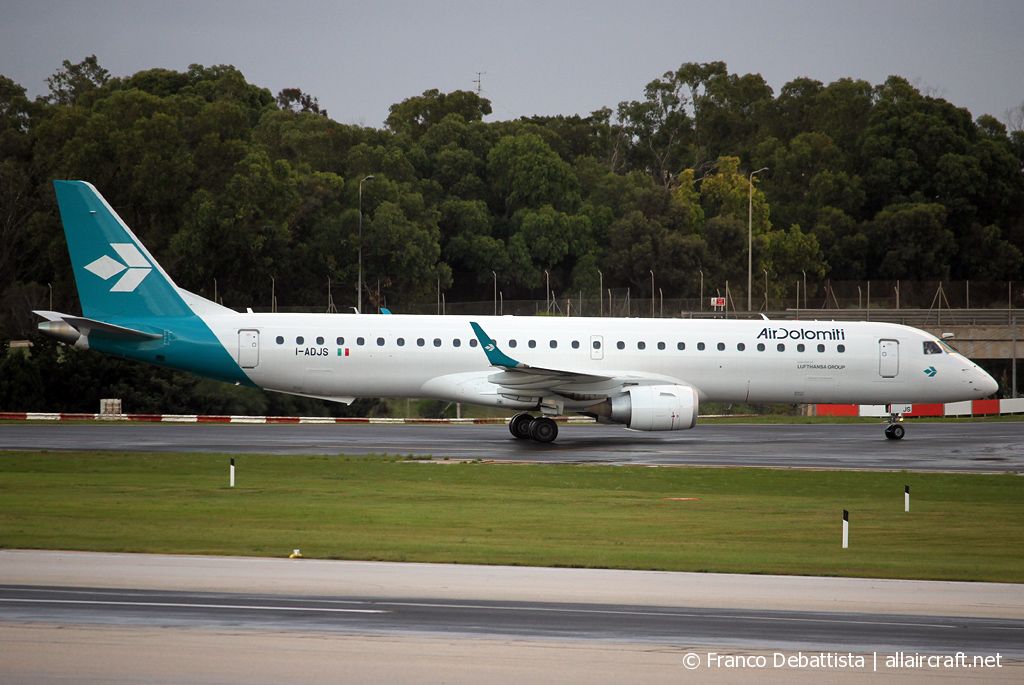 I-ADJS · Embraer 190-200LR · (MLA / LMML)