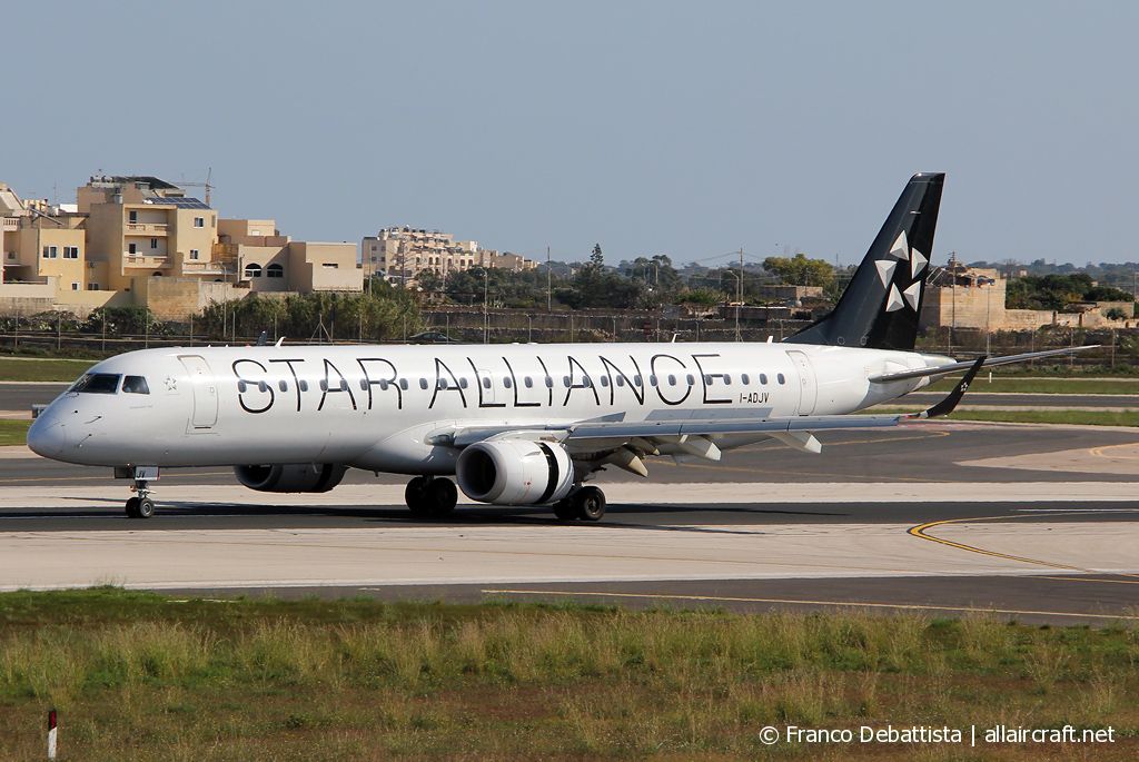 I-ADJV · Embraer 190-200LR · (MLA / LMML)