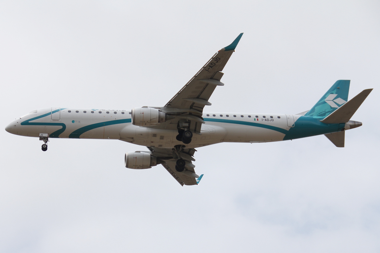 I-ADJO · Embraer 190-200LR · (FCO / LIRF)