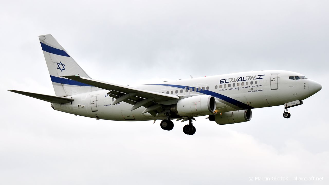 4X-EKE · Boeing 737-758 · (WAW / EPWA)