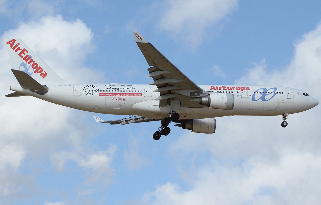 EC-KOM (cn 0931) Airbus A330-202