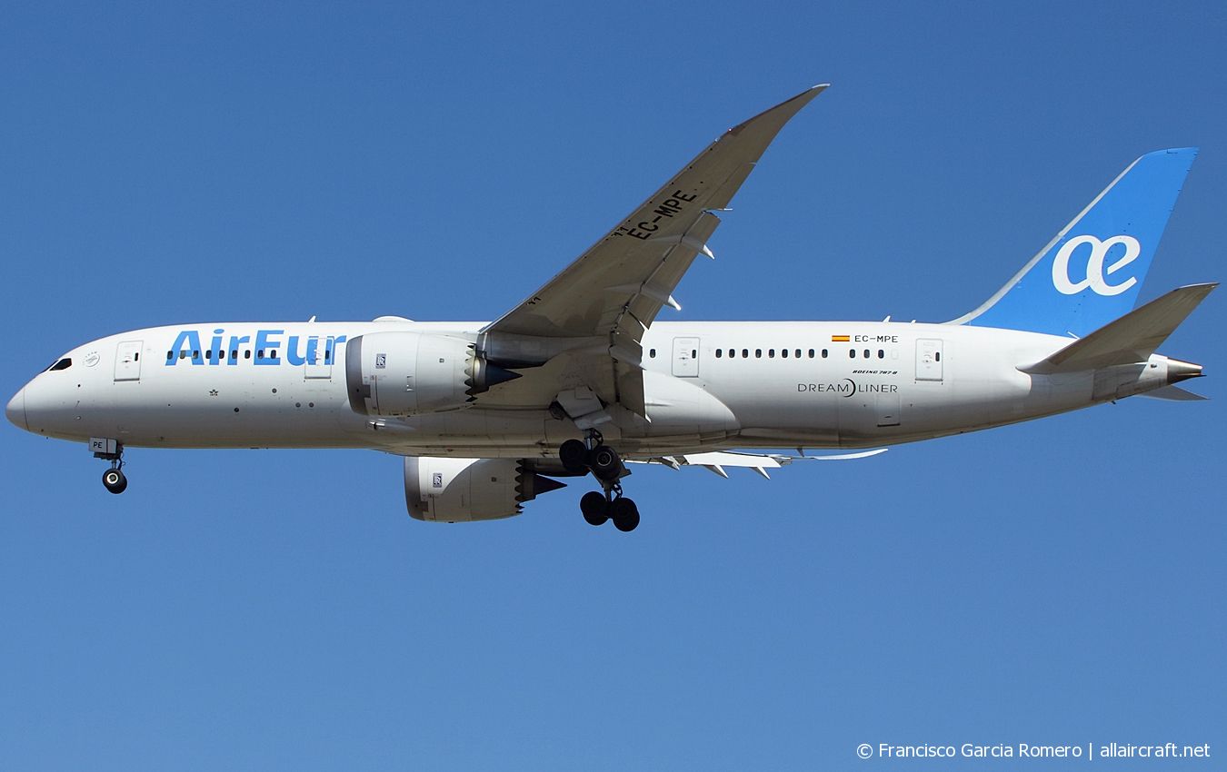 EC-MPE (cn 36418) Boeing 787-8