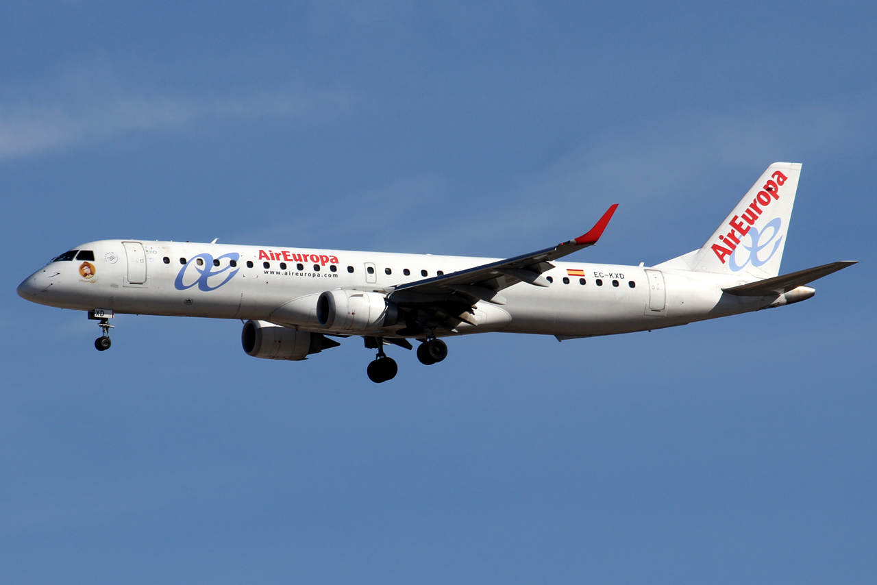 EC-KXD (cn 19000244) Embraer 190-200LR