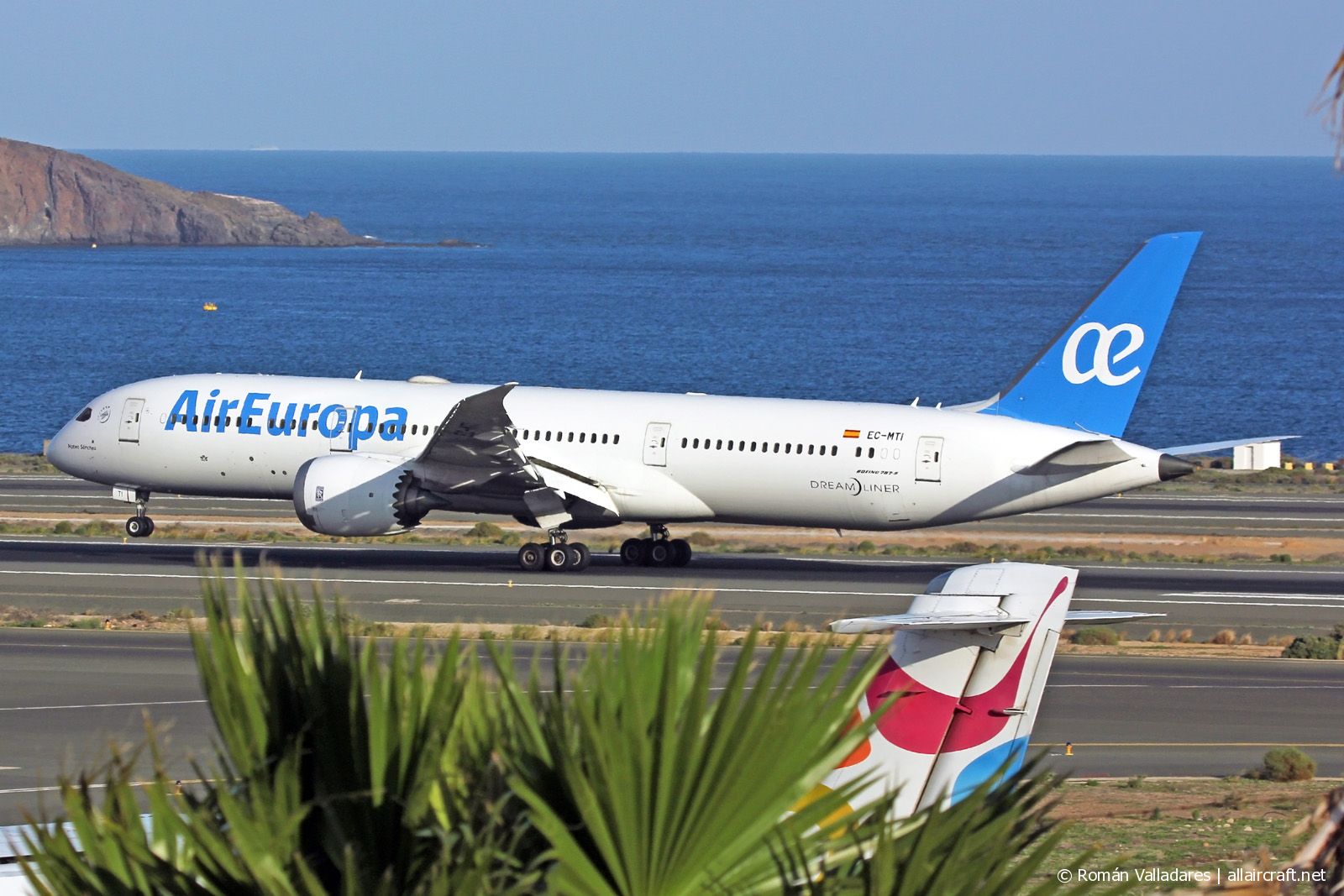 EC-MTI (62129) 2018 Boeing 787-9 Dreamliner