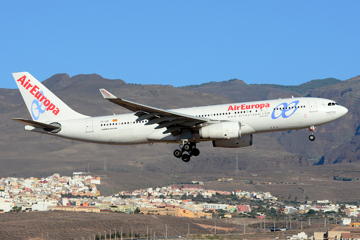 EC-LQP (526) 2003 Airbus A330-243