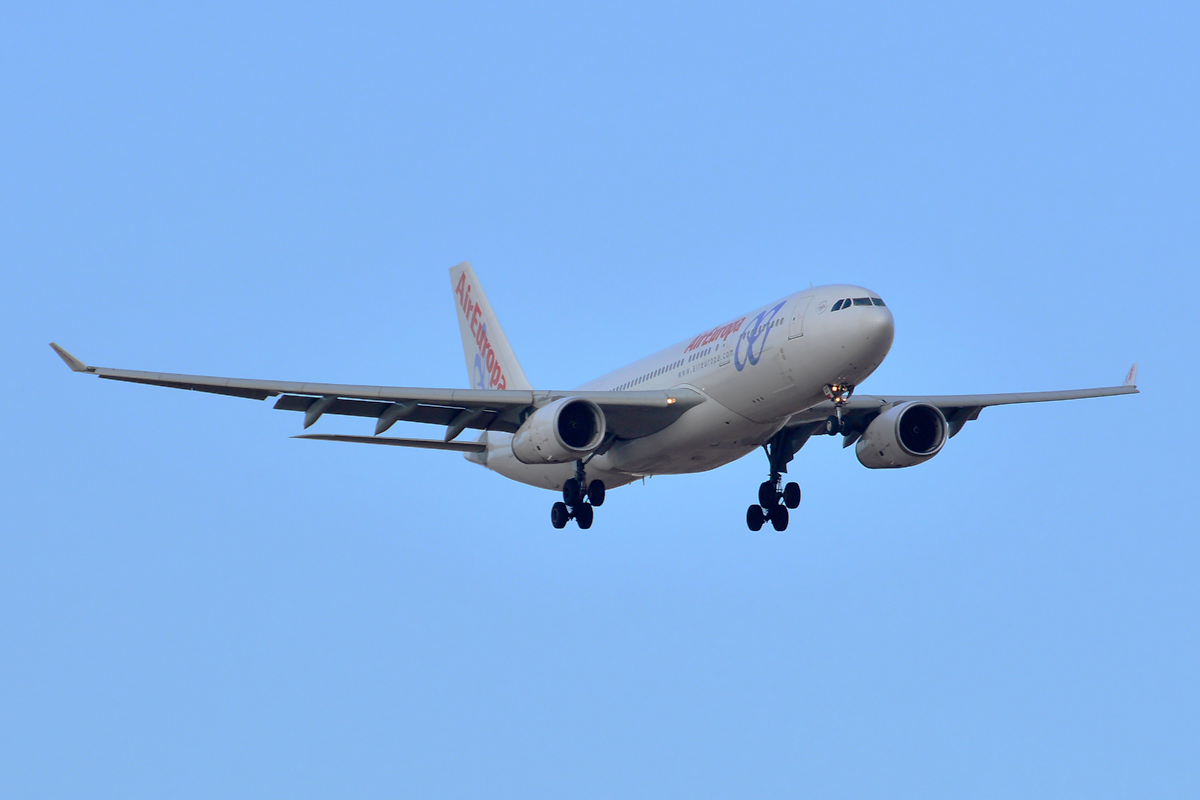 EC-LQO (cn 0505) Airbus A330-243